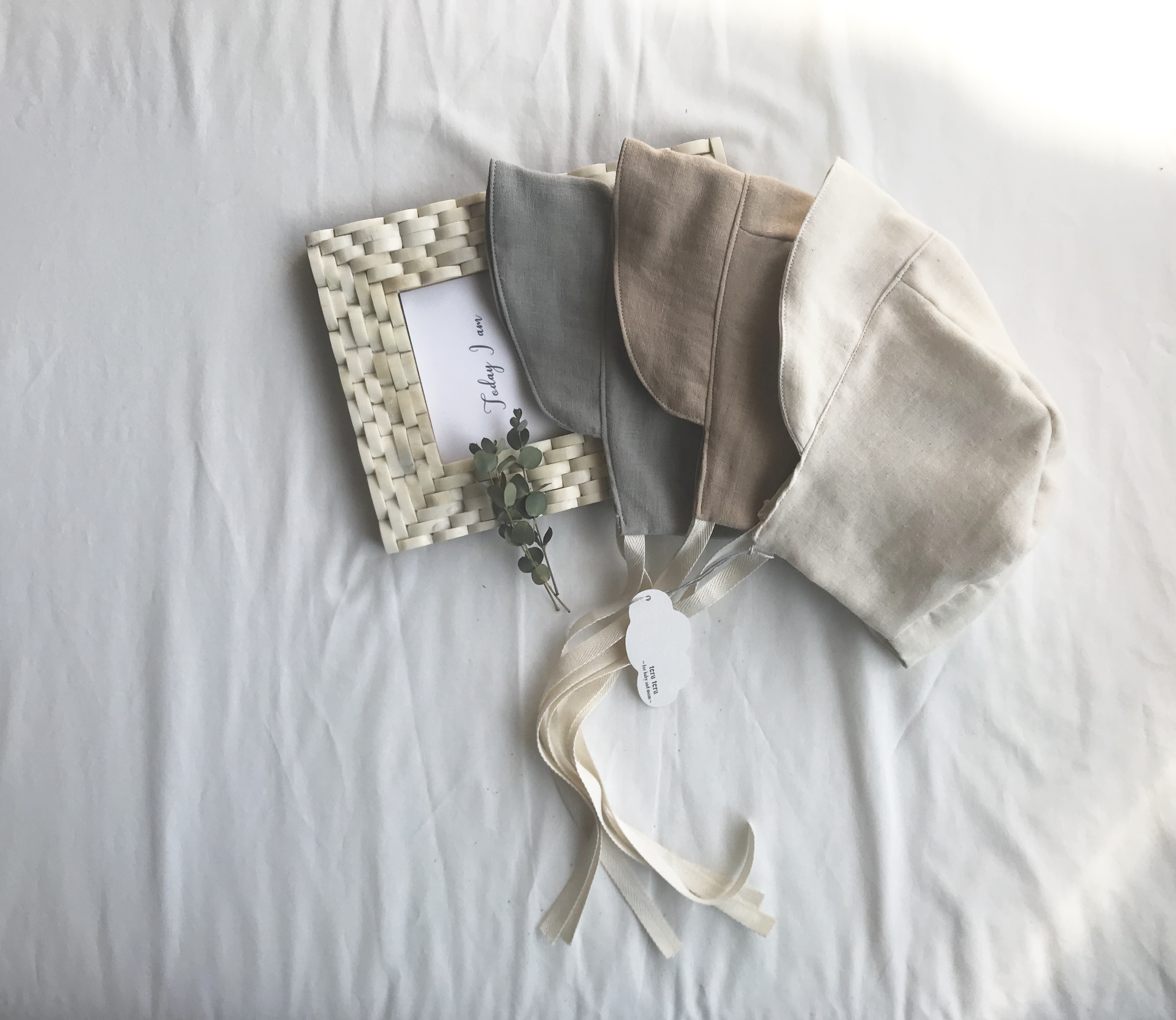 【3点セット】ダブルガーゼフレアワンピース、ベビーロンパース、ボンネットセット